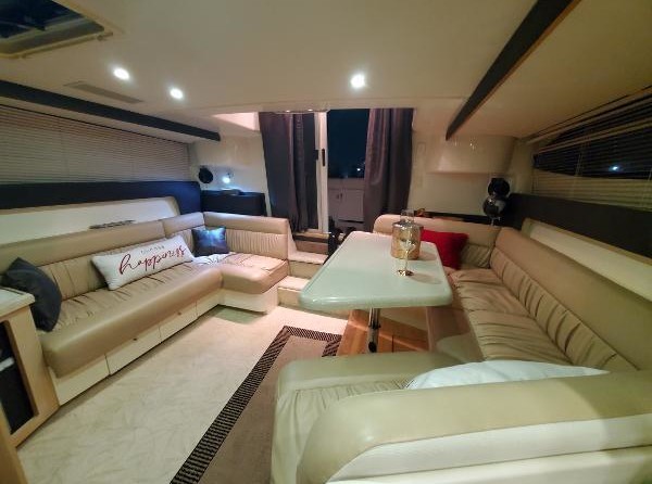 Carver 36 Mariner