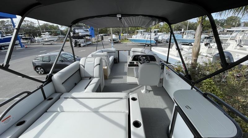 Larson LX 850 Classic SF