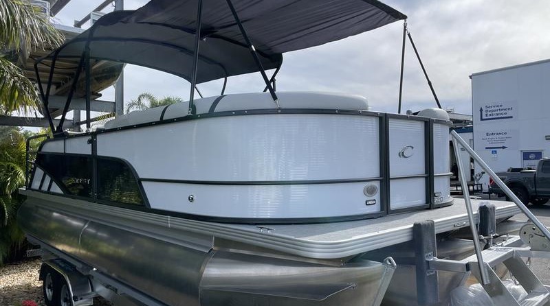 Larson LX 850 Classic SF