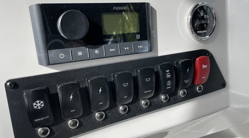 Larson LX 850 Classic SF