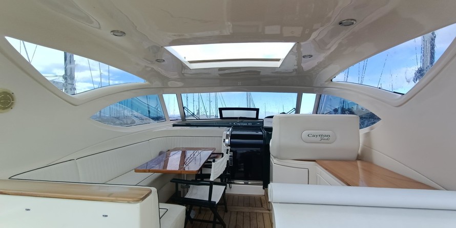 Cayman 43