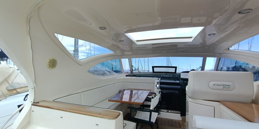 Cayman 43
