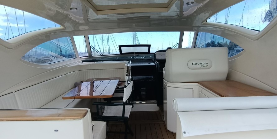 Cayman 43
