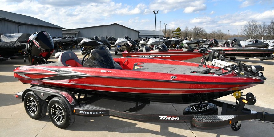 Triton 18 TrX w/200HP Pro-XS