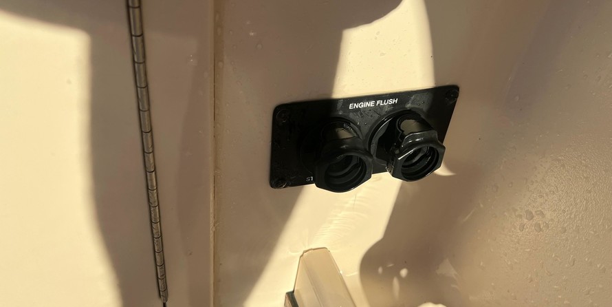 Grady-White Canyon 271