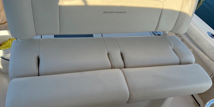 Grady-White Canyon 271