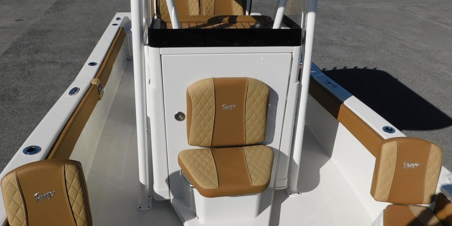 Ranger boats 2400 bay