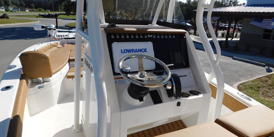 Ranger boats 2400 bay