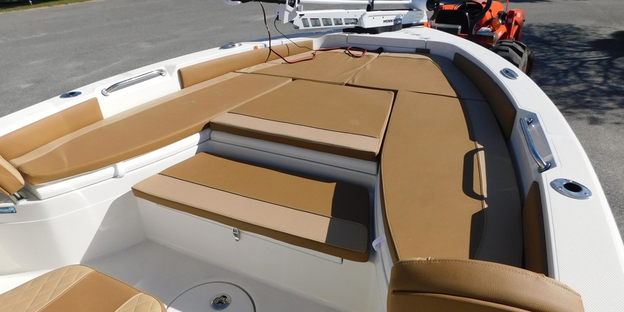 Ranger boats 2400 bay