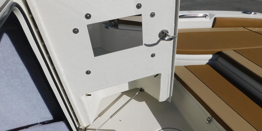 Ranger boats 2400 bay