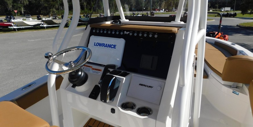 Ranger boats 2400 bay