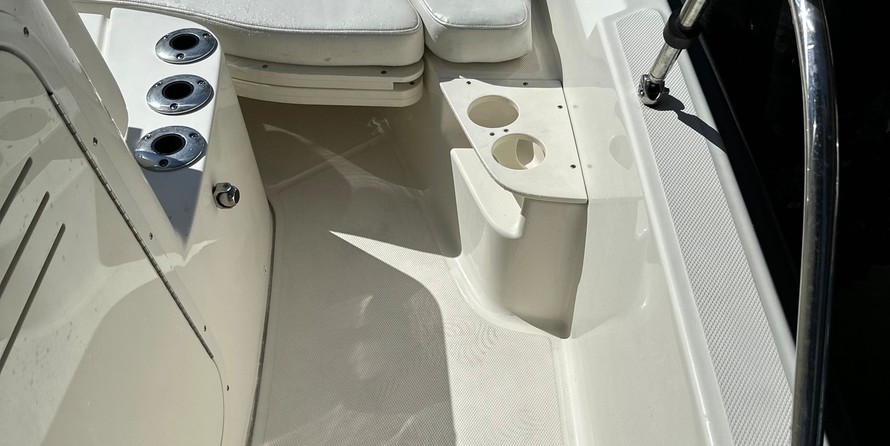 Boston Whaler 210 Dauntless
