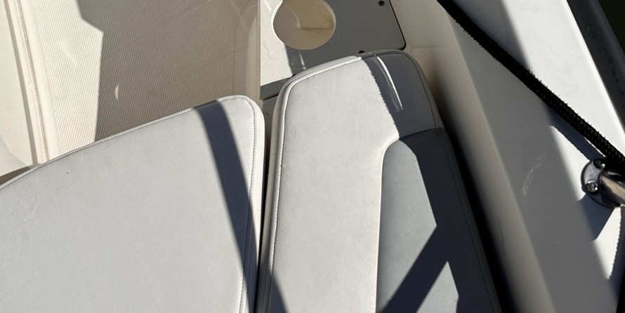 Boston Whaler 210 Dauntless