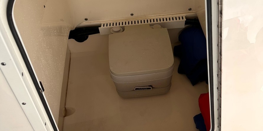 Boston Whaler 210 Dauntless