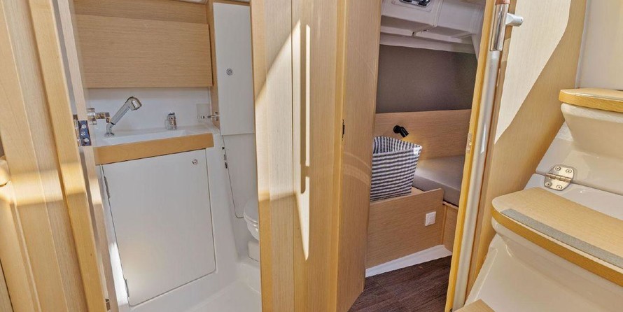 Beneteau Oceanis 38