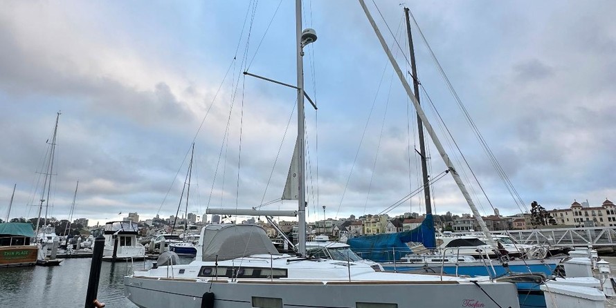 Beneteau Oceanis 38