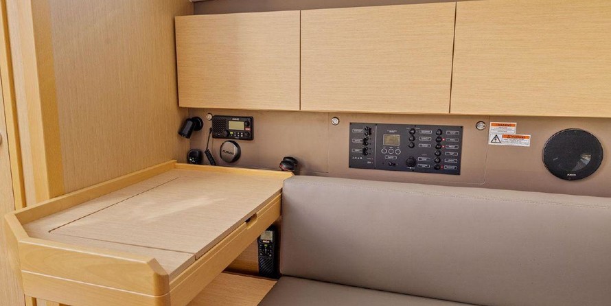 Beneteau Oceanis 38