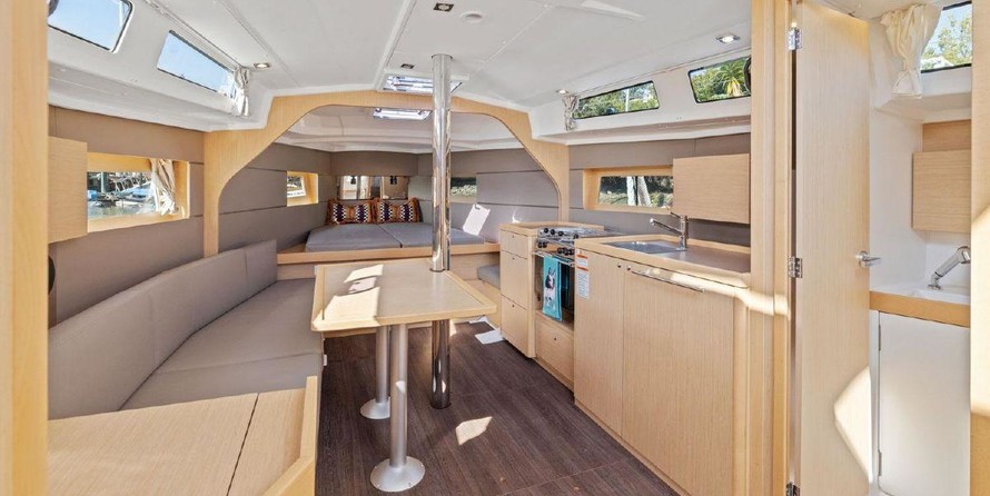 Beneteau Oceanis 38