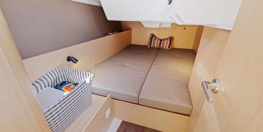 Beneteau Oceanis 38