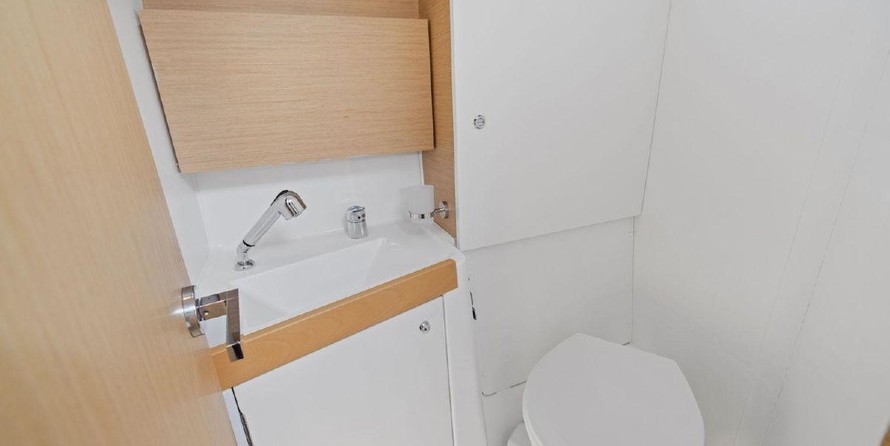 Beneteau Oceanis 38