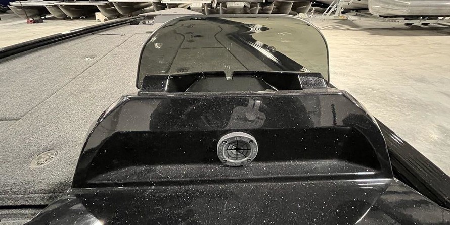 Lund Boats 1875 Pro-V Bass