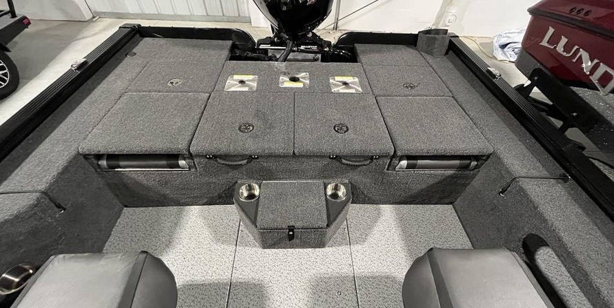 Lund Boats 1875 Pro-V Bass