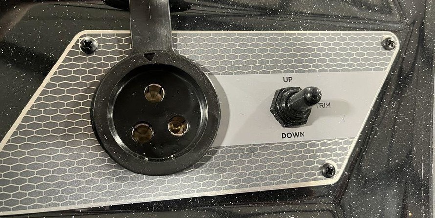 Lund Boats 1875 Pro-V Bass