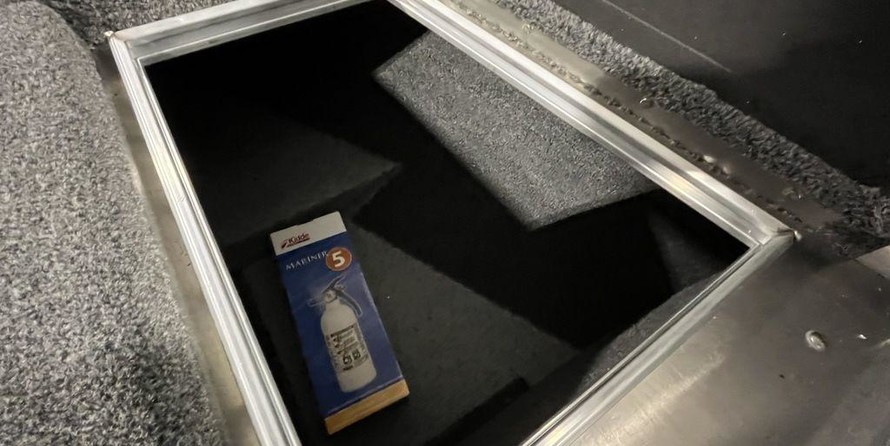 Lund Boats 1875 Pro-V Bass