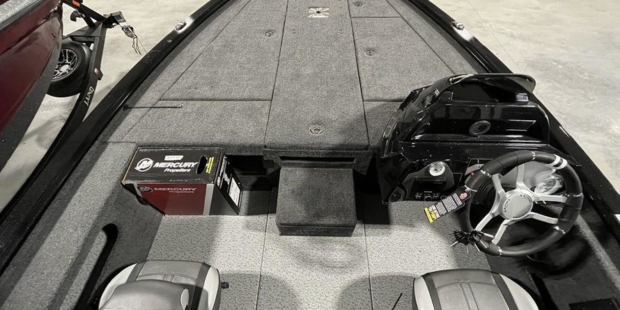 Lund Boats 1875 Pro-V Bass