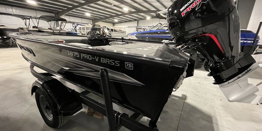 Lund Boats 1875 Pro-V Bass