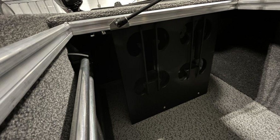 Lund Boats 1875 Pro-V Bass