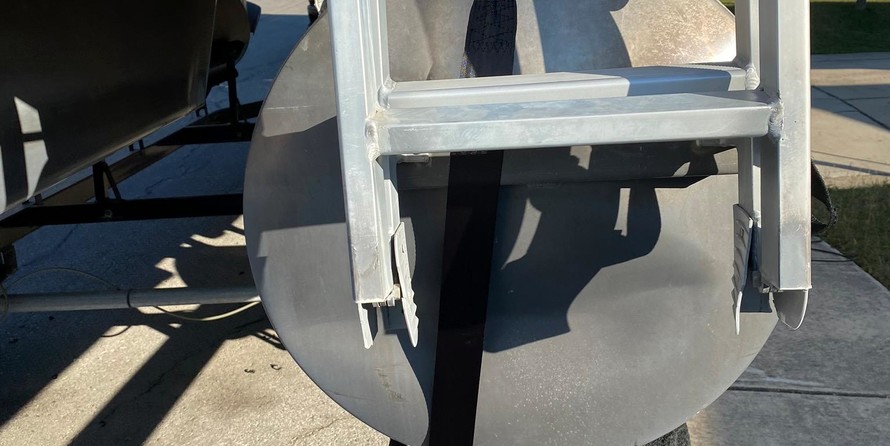 Sun Tracker Party Barge 20 DLX