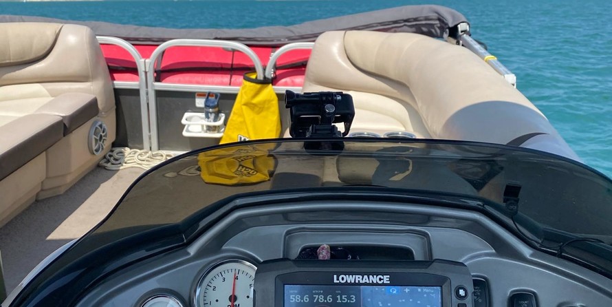 Sun Tracker Party Barge 20 DLX