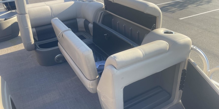 Sun Tracker Fishin Barge 20 DLX