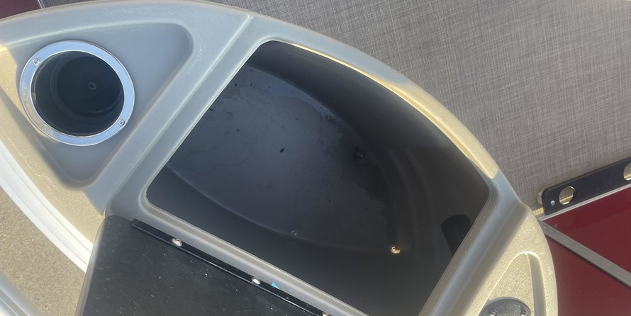 Sun Tracker Fishin Barge 20 DLX