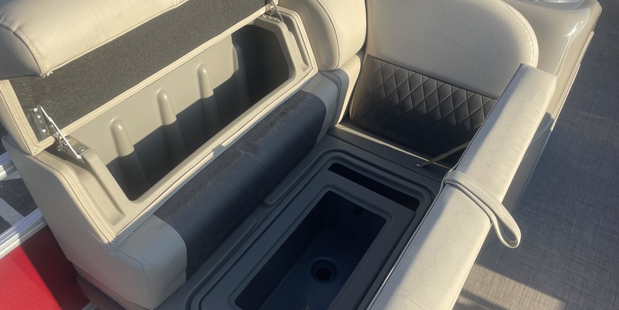 Sun Tracker Fishin Barge 20 DLX