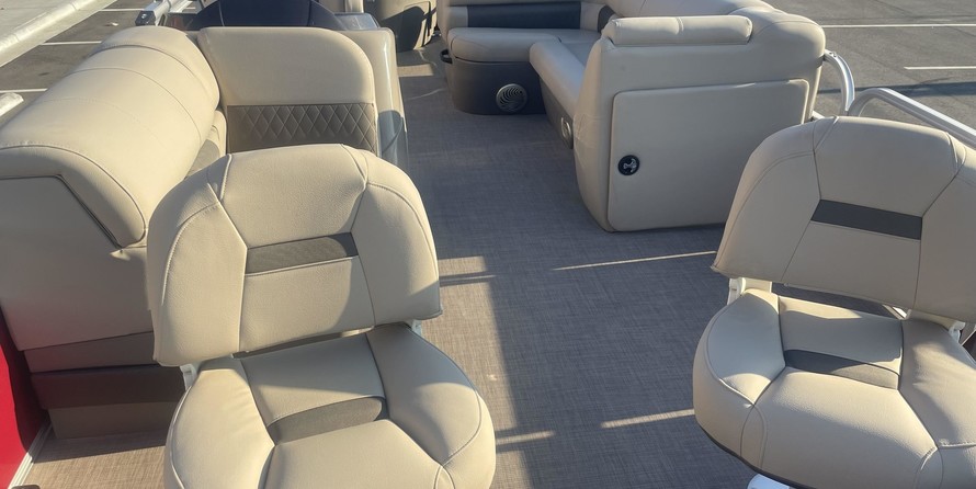 Sun Tracker Fishin Barge 20 DLX