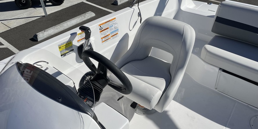 Hurricane 188 sport sundeck