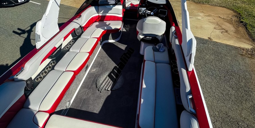 Malibu Wakesetter 25 LSV