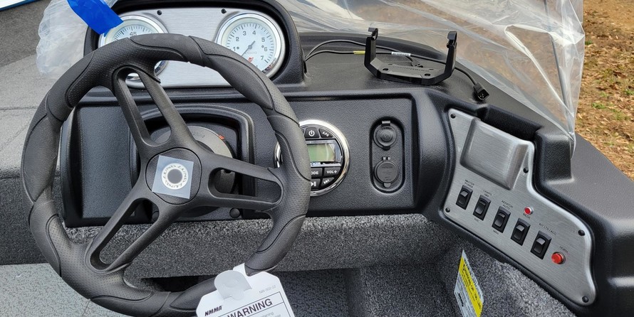 Lund Boats 1650 Rebel XS SS