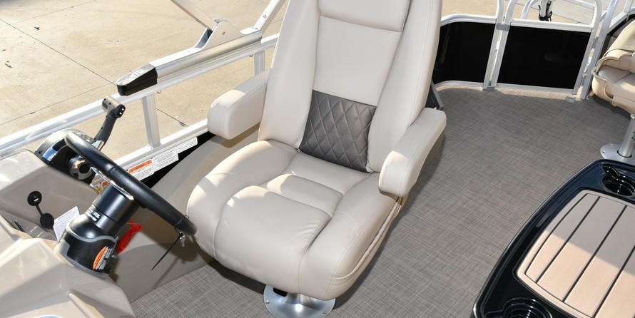 Sun Tracker SportFish 22 DLX