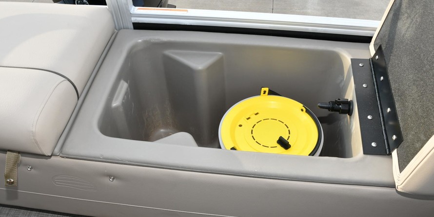 Sun Tracker SportFish 22 DLX