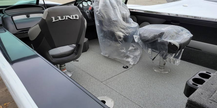 Lund Boats 1875 Crossover XS