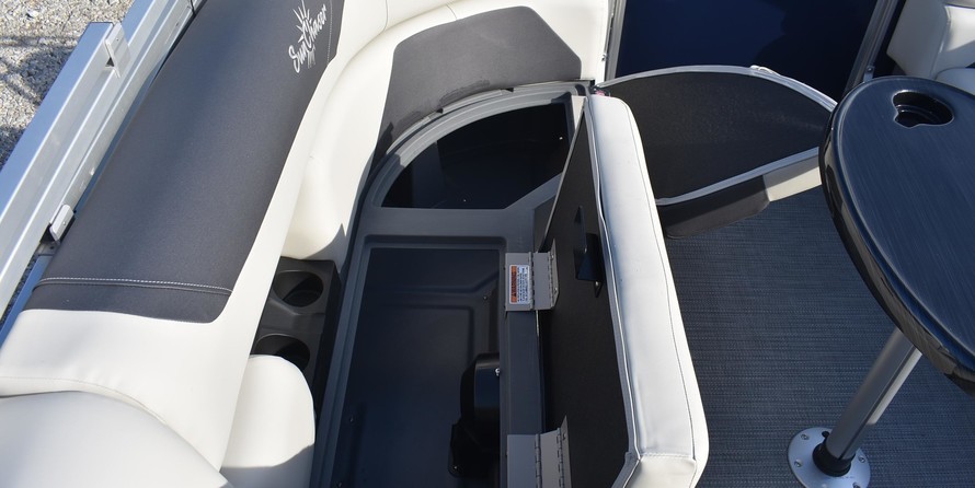 Sunchaser Boats Geneva Cruise 22 LR DH