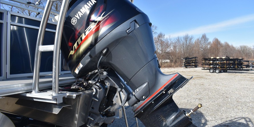 Sunchaser Boats Geneva Cruise 22 LR DH