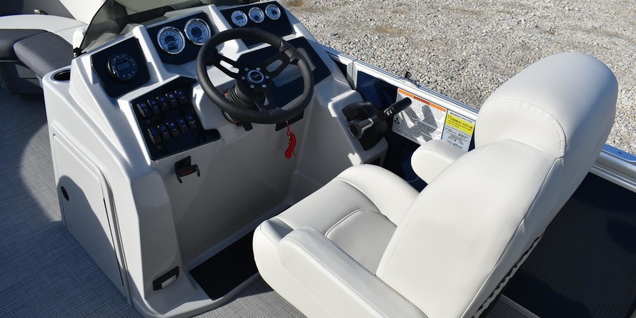 Sunchaser Boats Geneva Cruise 22 LR DH