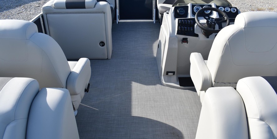 Sunchaser Boats Geneva Cruise 22 LR DH