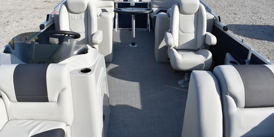 Sunchaser Boats Geneva Cruise 22 LR DH