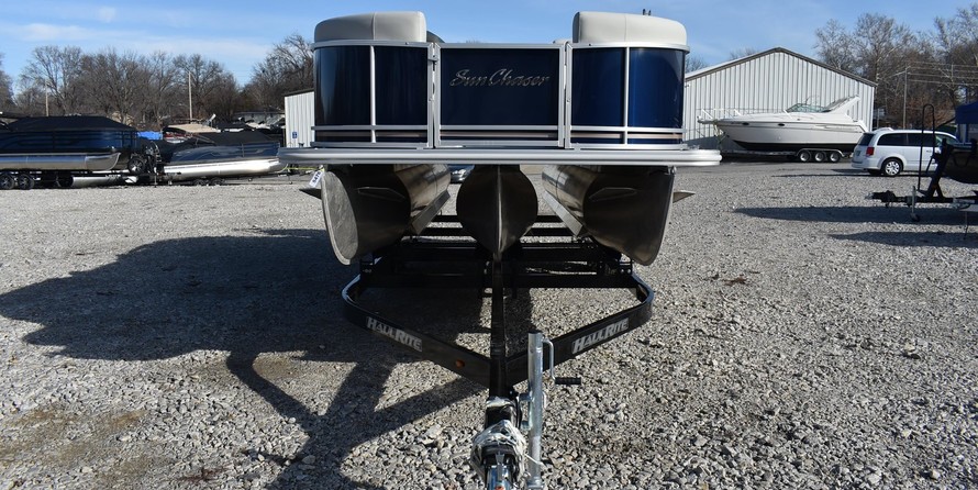 Sunchaser Boats Geneva Cruise 22 LR DH