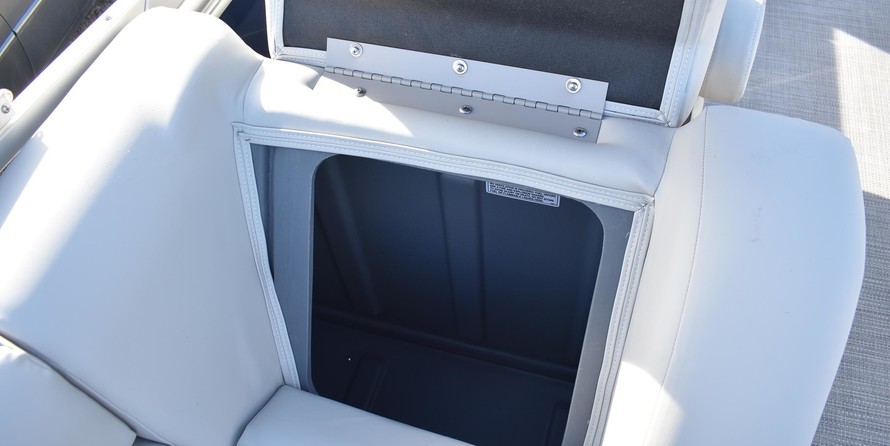 Sunchaser Boats Geneva Cruise 22 LR DH